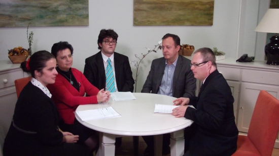 De izquierda a derecha: Paula Cerezo, carmen Toledano (PSOE), Antonio Guilló, Alberto Reyero (UPyD), y Roberto García. 