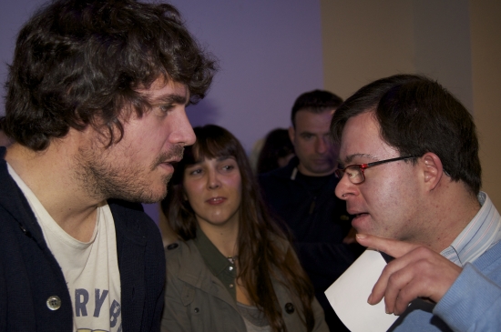 Además, el cantante ha hecho entrega de unas gafas diseñadas por él con beneficio para proyectos de DOWN ESPAÑA. 