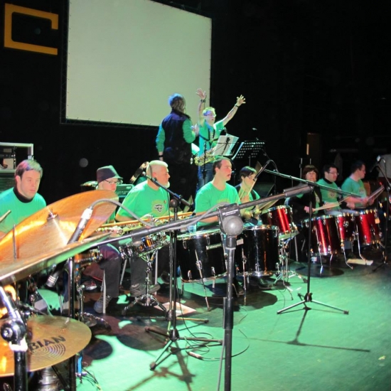 En los conciertos de Motxila 21 la percusión juega un papel fundamental. 