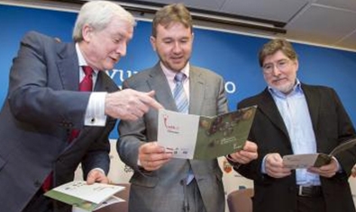El Presidente de DOWN BURGOS, Luis Mayoral (a la derecha), en la presentación de la campaña. 