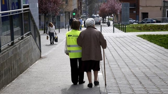 Los jóvenes acompañarán a los mayores en sus trayectos. 