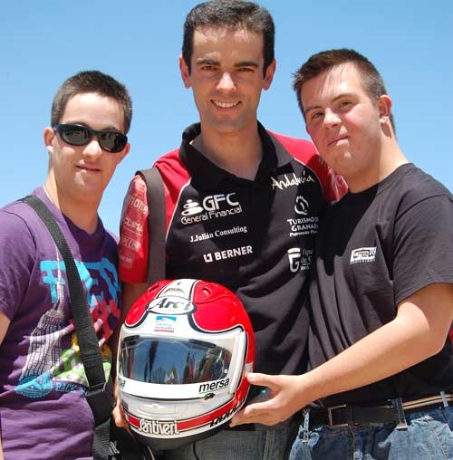 Álvaro Molina disfruto junto a los aficionados de DOWN GRANADA. FOTO: DOWN GRANADA 