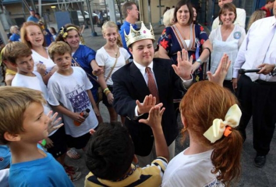 Drew Boynton, Rey del Baile en el Instituto Alamo Heights. 
