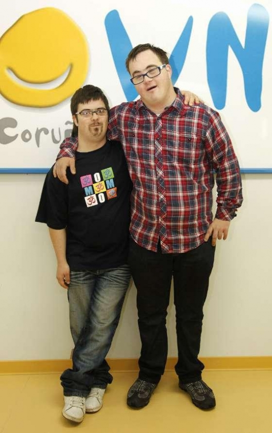 Bruno y Pablo en la sede de DOWN CORUÑA 