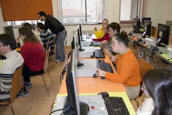 Los participantes aprendieron que el uso de las tecnología es hoy en día indispensable para estar bien informado. 