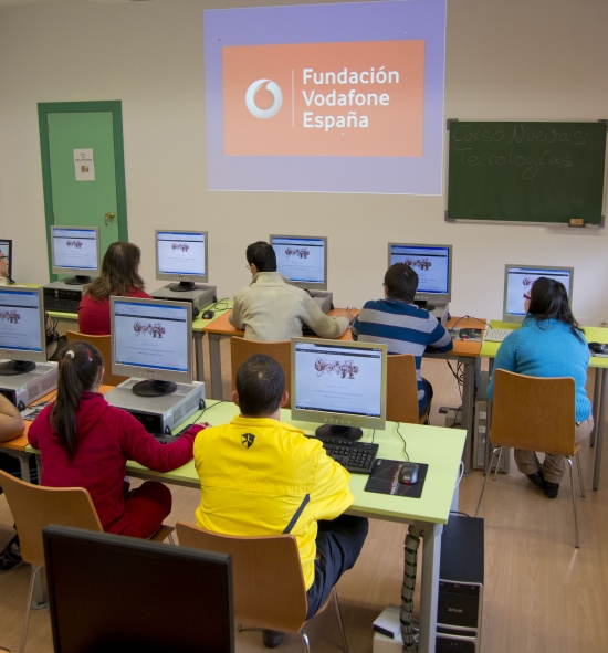 Gracias a la colaboración de Fundación Vodafone, los usuarios afrontarán con mayores garantías los retos laborales, sociales o culturales que se les presenten. 