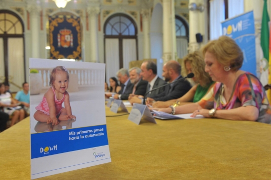 A la presentación acudieron numeros medios de comunicación. 