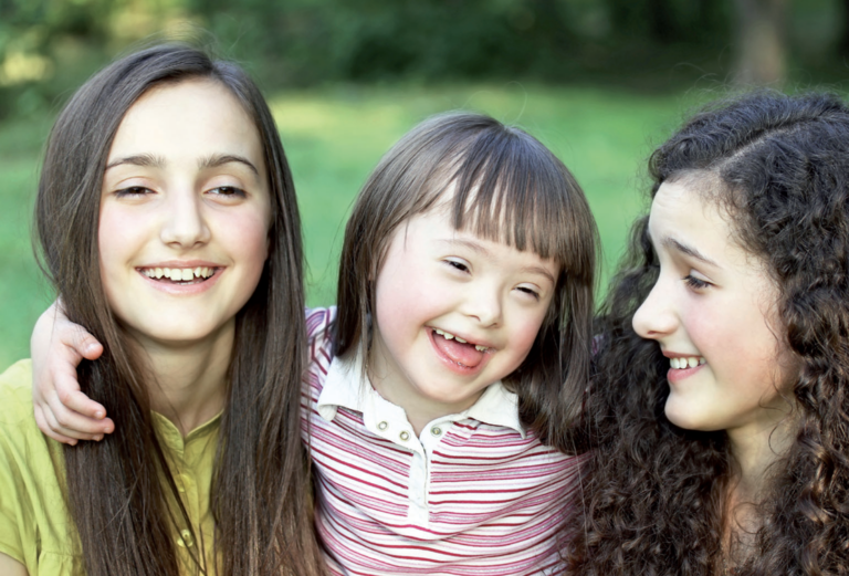 Los hermanos y hermanas adolescentes opinan. Guía para nuestras familias