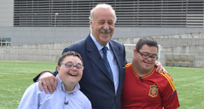 Portada post Juan Carlos y Álex cumplen su deseo de conocer a Vicente del Bosque