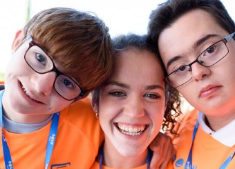 Portada post Talleres inclusivos que fomentan la autonomía de niños y jóvenes con síndrome de Down.