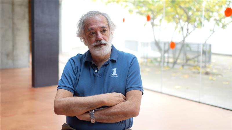 Ir a Entrevistamos al médico que “sabe hablar Down”