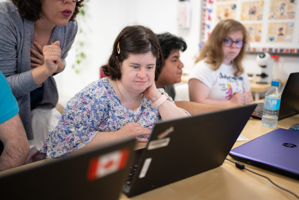 Ir a Así es Digi Lab, un proyecto para reducir la brecha laboral a la que se enfrentan las personas con síndrome de Down