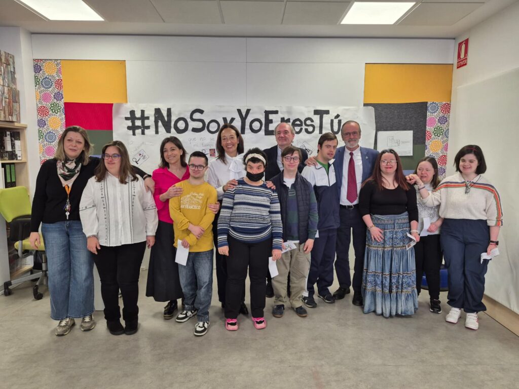 Ir a La sociedad se vuelca con #NoSoyYoEresTú